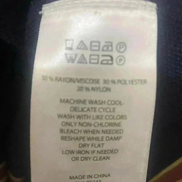 House of Harlow 1960 Oversized Poncho - Picture 7 of 7